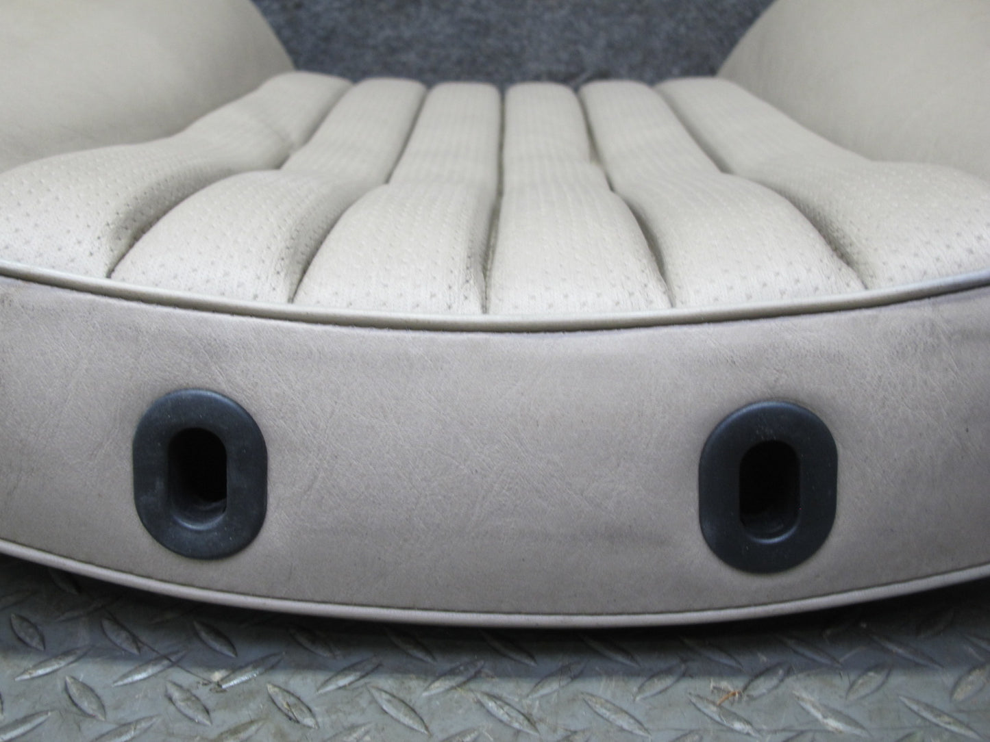 90-95 Mercedes W124 300D Front Right Seat Upper Backrest Cushion Beige OEM