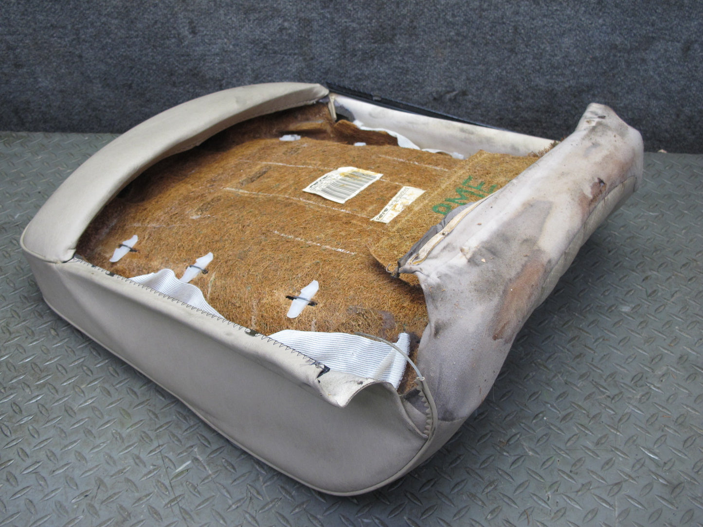 90-95 Mercedes W124 300D Front Right Seat Upper Backrest Cushion Beige OEM
