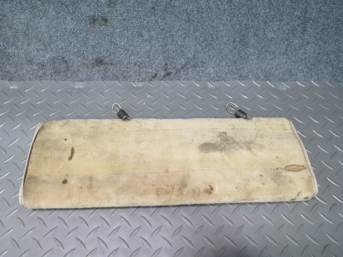 94-95 Mercedes W124 300D Front Right Seat Trim Cover Panel w Carpet Set OEM