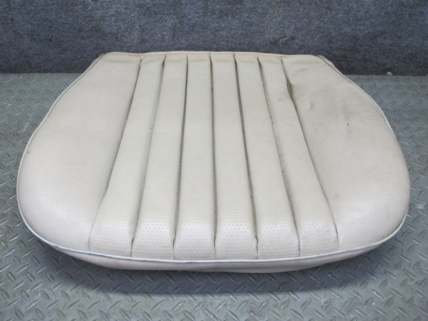 90-95 Mercedes W124 300D Front Right Seat Lower Leather Cushion Beige OEM