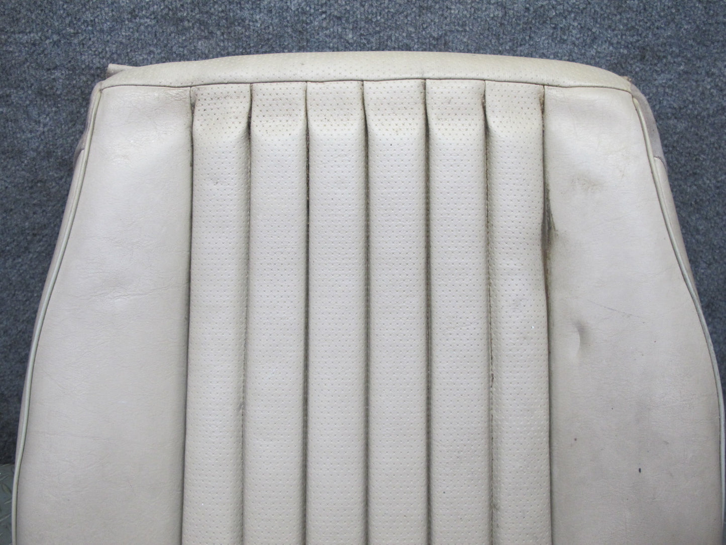 90-95 Mercedes W124 300D Front Right Seat Lower Leather Cushion Beige OEM