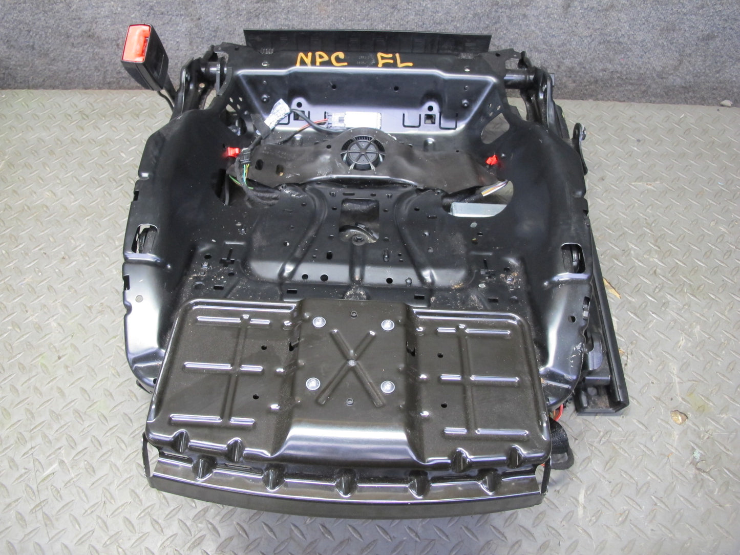 11-18 Porsche Cayenne 958 Front Left Side Lower Seat Rail Frame Track W/ Motor