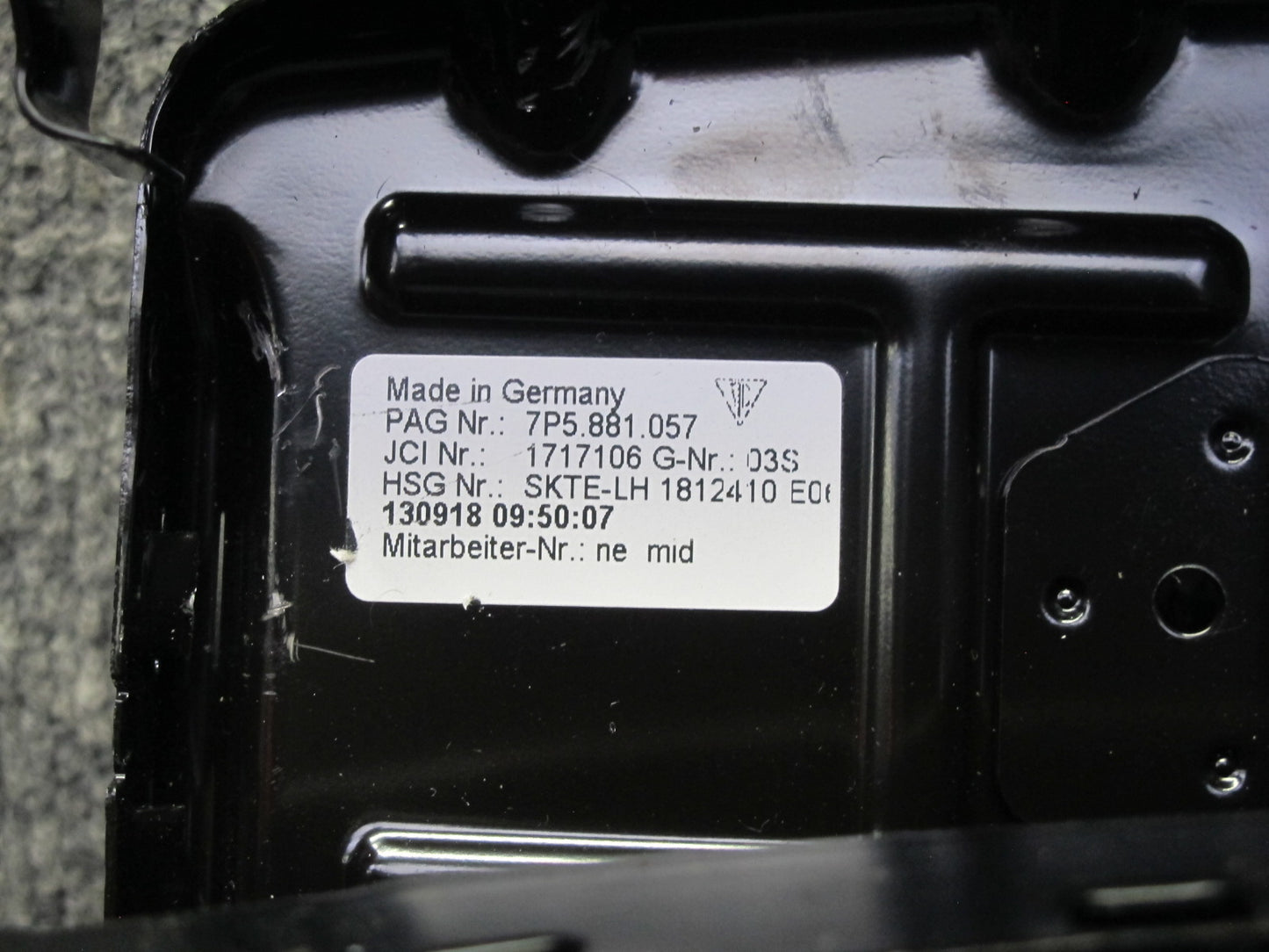 11-18 Porsche Cayenne 958 Front Left Side Lower Seat Rail Frame Track W/ Motor