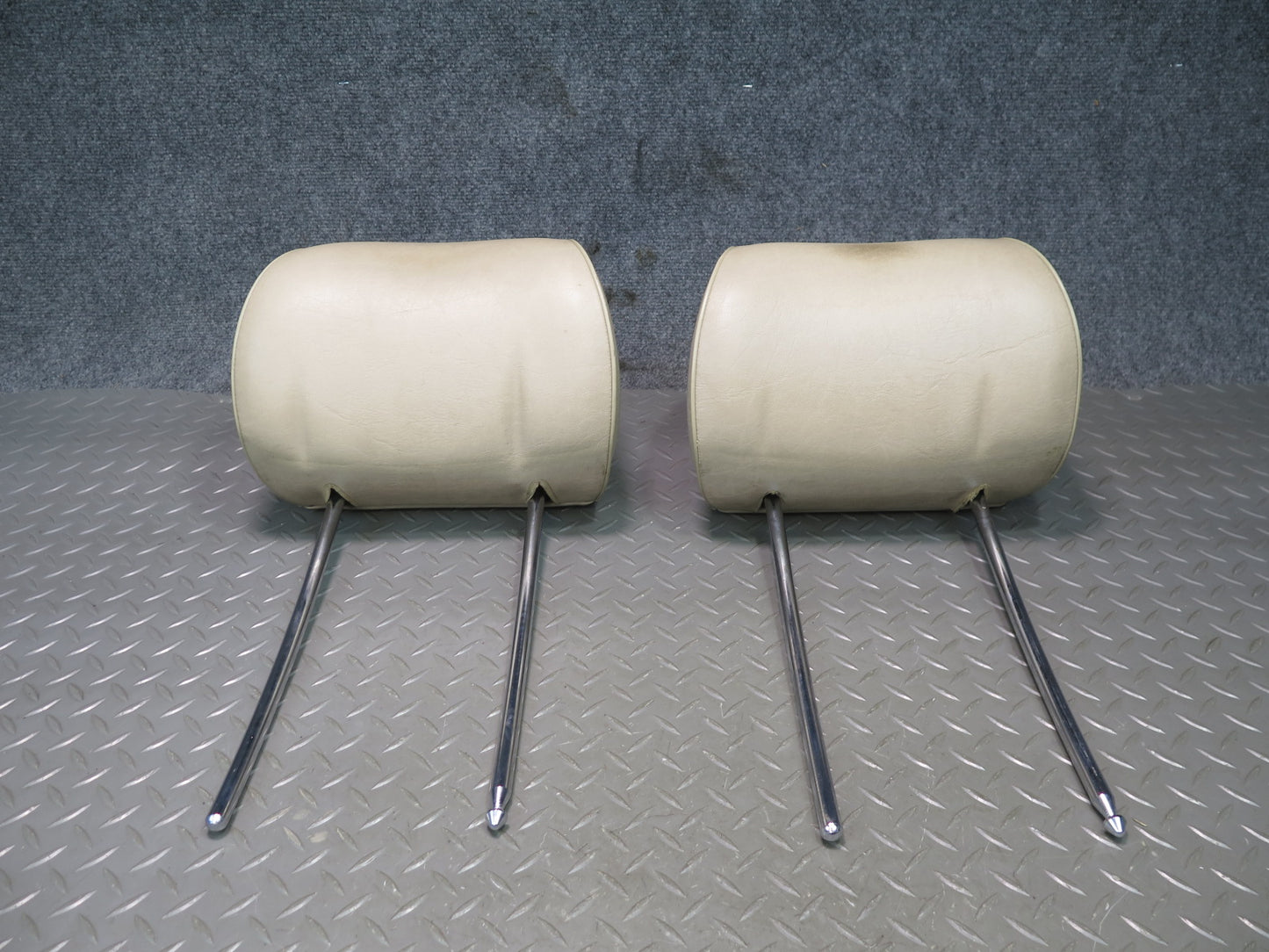 90-95 Mercedes W124 300D Front Left & Right Seat Leather Headrest Beige Set OEM