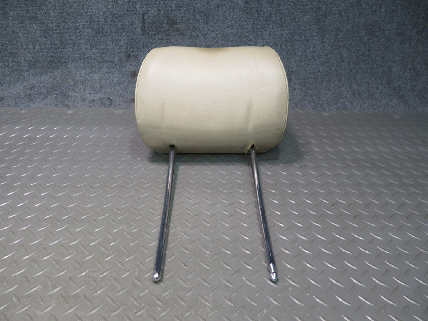 90-95 Mercedes W124 300D Front Left & Right Seat Leather Headrest Beige Set OEM