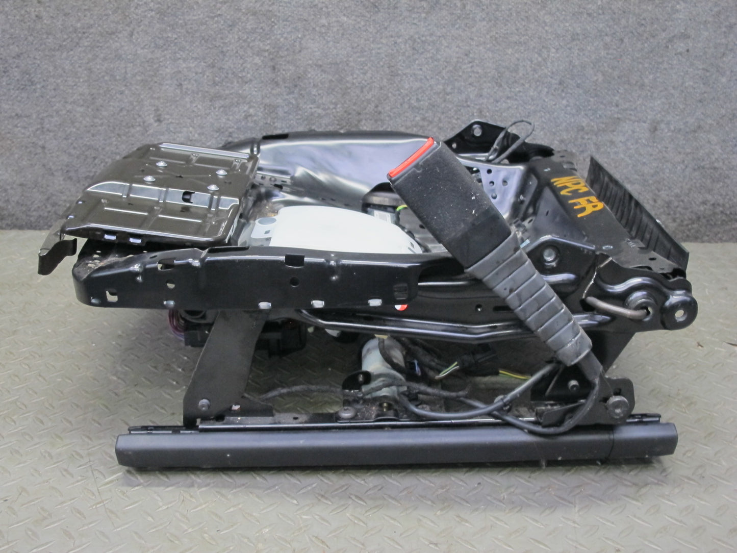 11-18 Porsche Cayenne 958 Front Right Side Lower Seat Rail Frame Track W/ Motor