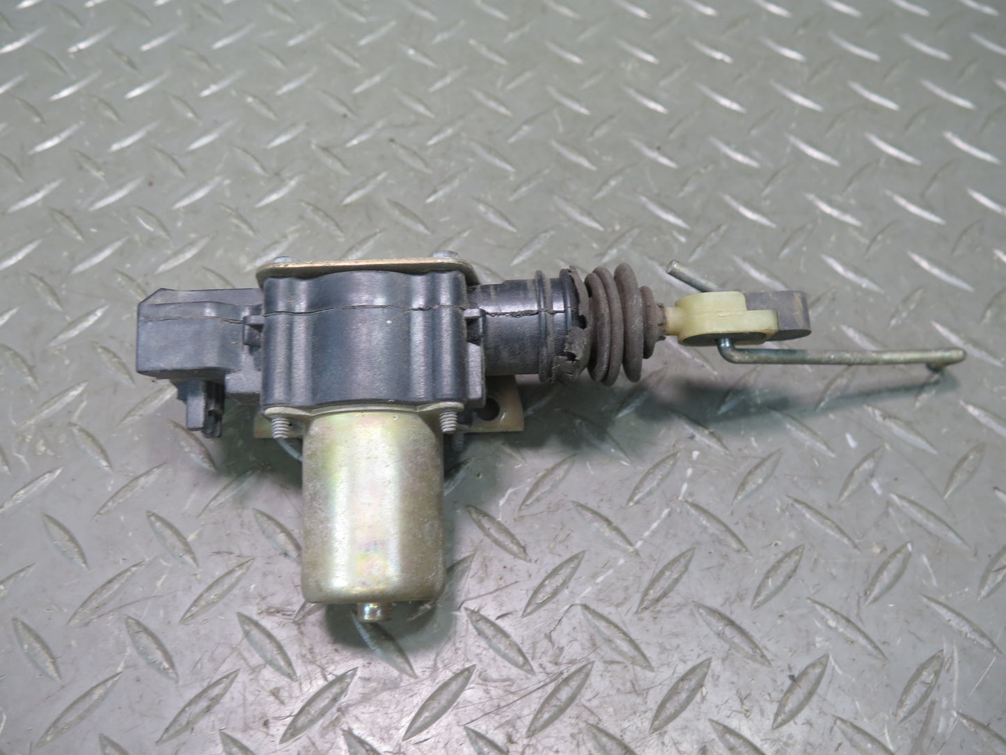 84-93 Chevrolet Corvette C4 Right Door Central Lock Actuator Motor OEM
