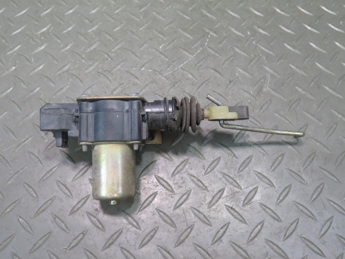 84-93 Chevrolet Corvette C4 Right Door Central Lock Actuator Motor OEM
