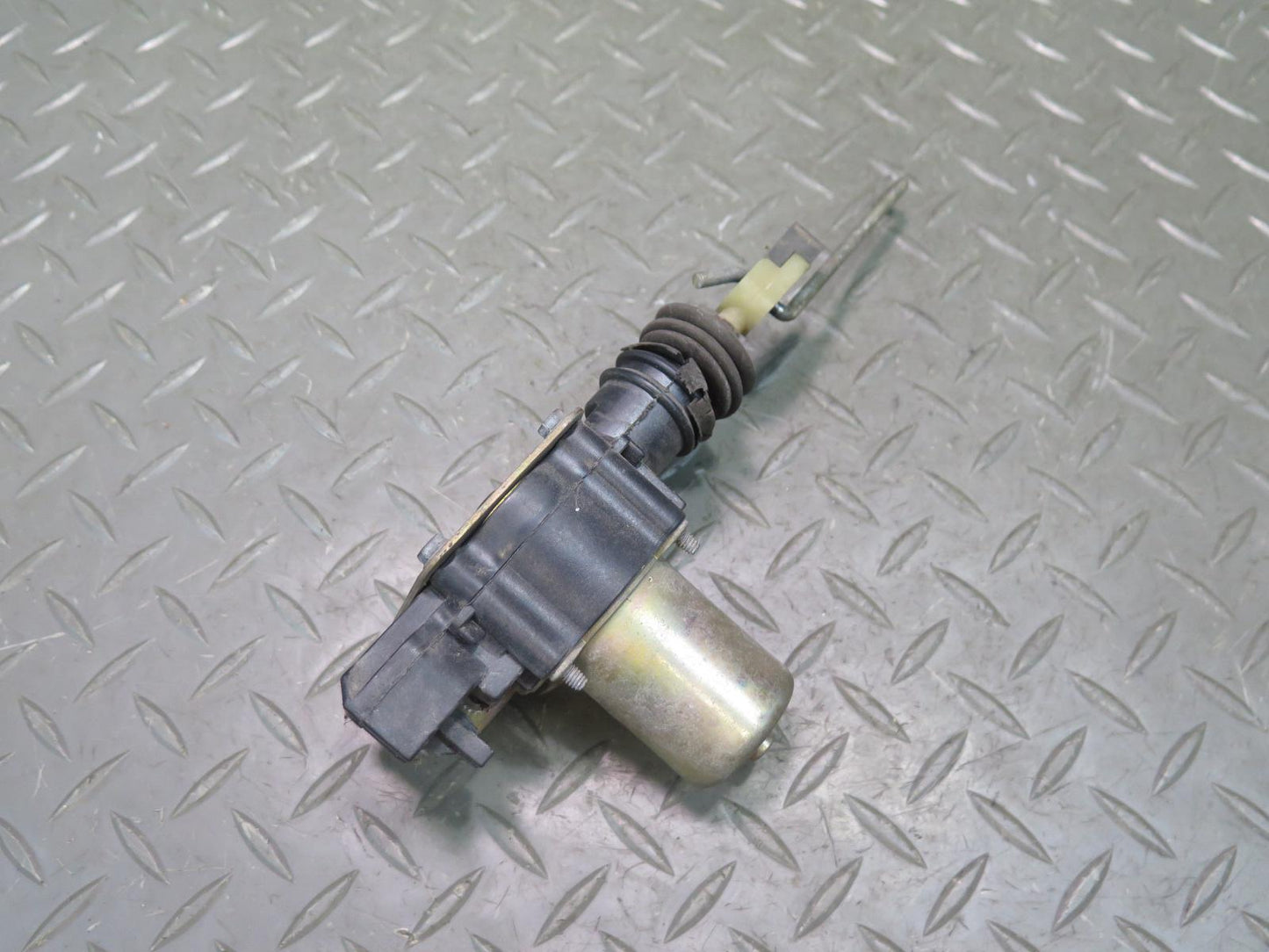 84-93 Chevrolet Corvette C4 Right Door Central Lock Actuator Motor OEM