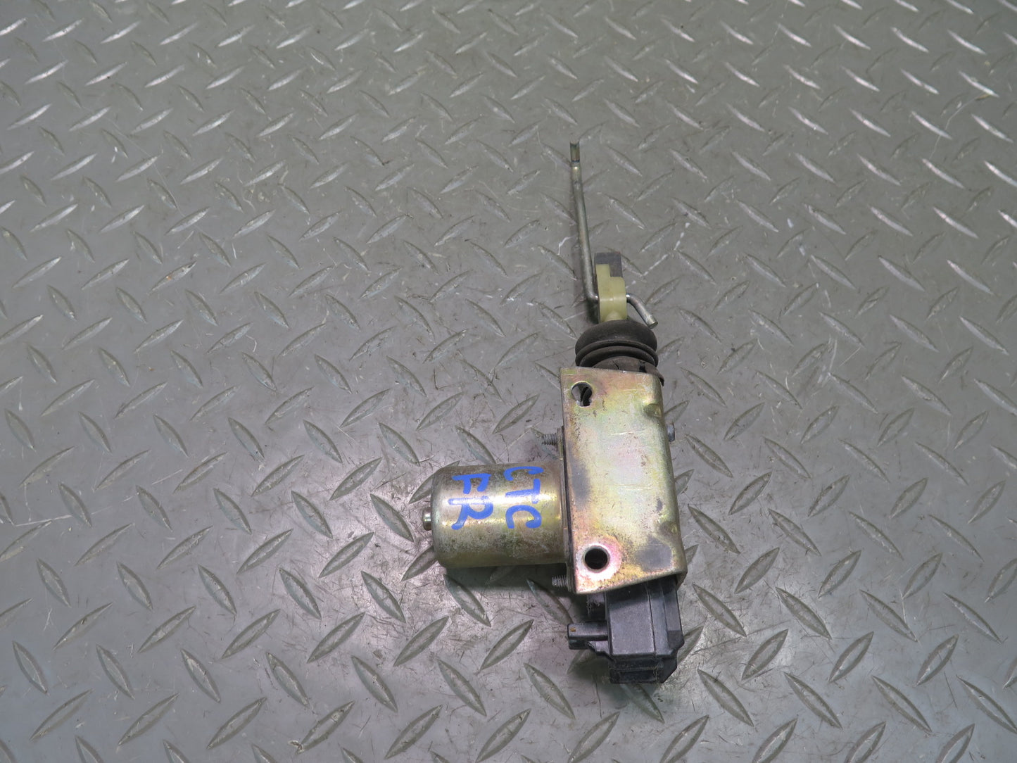 84-93 Chevrolet Corvette C4 Right Door Central Lock Actuator Motor OEM