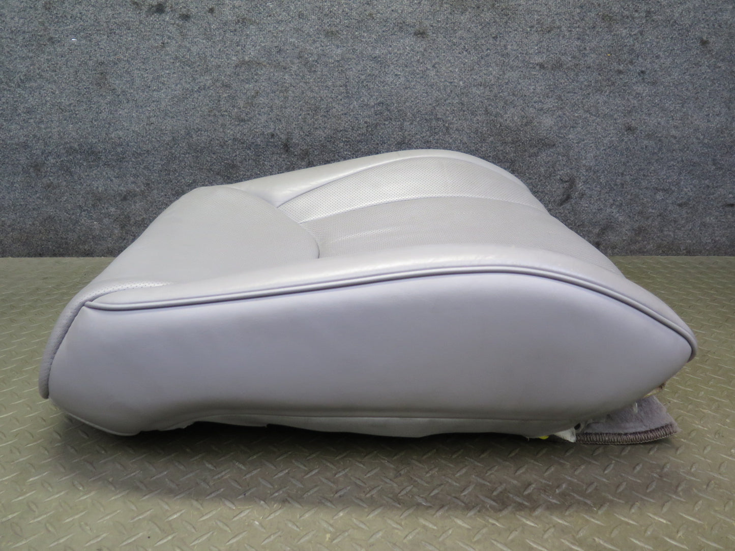 04-06 Lexus UCF30L LS430 Front Right Seat Upper Leather Cushion Ash OEM