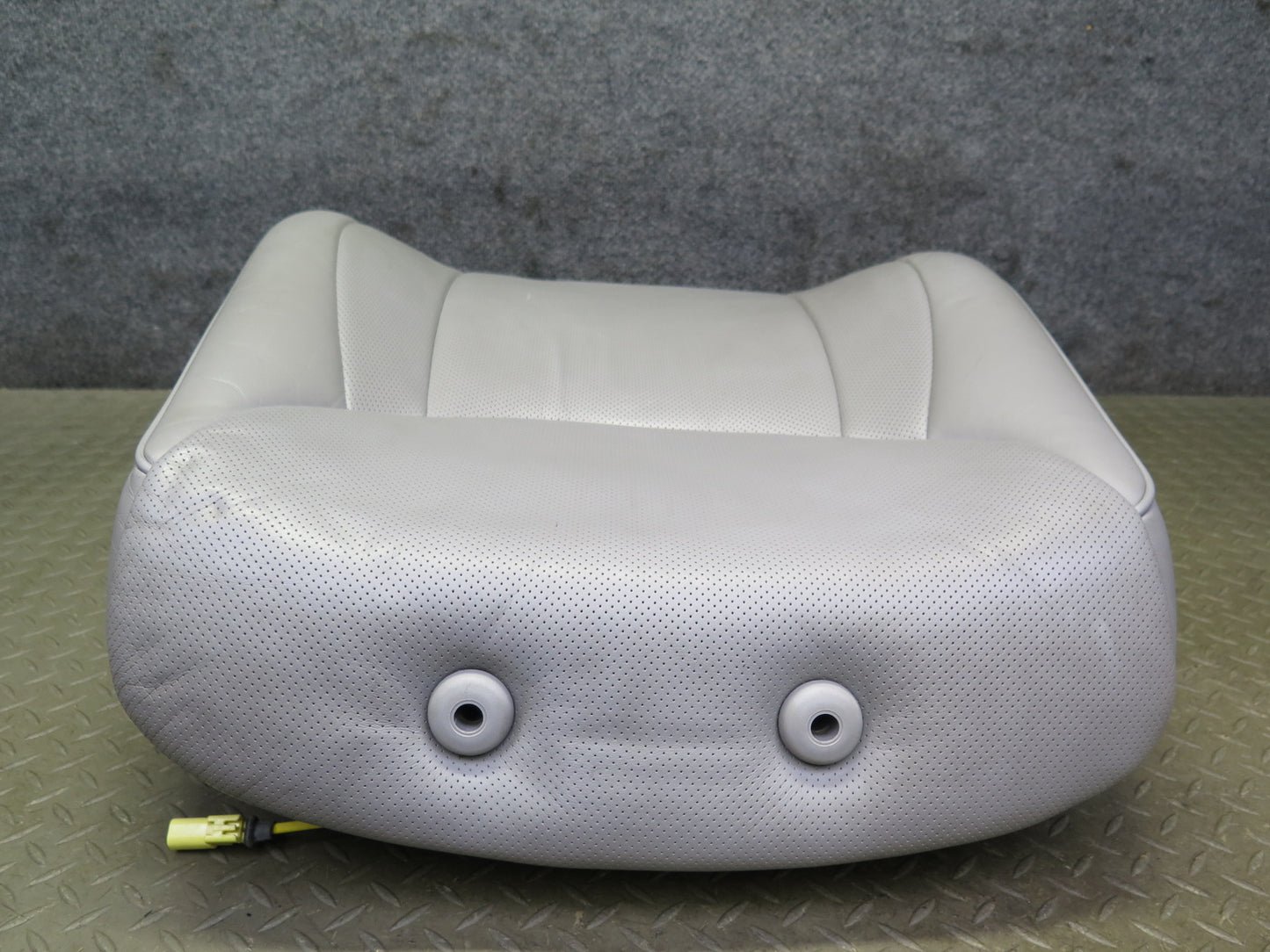04-06 Lexus UCF30L LS430 Front Right Seat Upper Leather Cushion Ash OEM