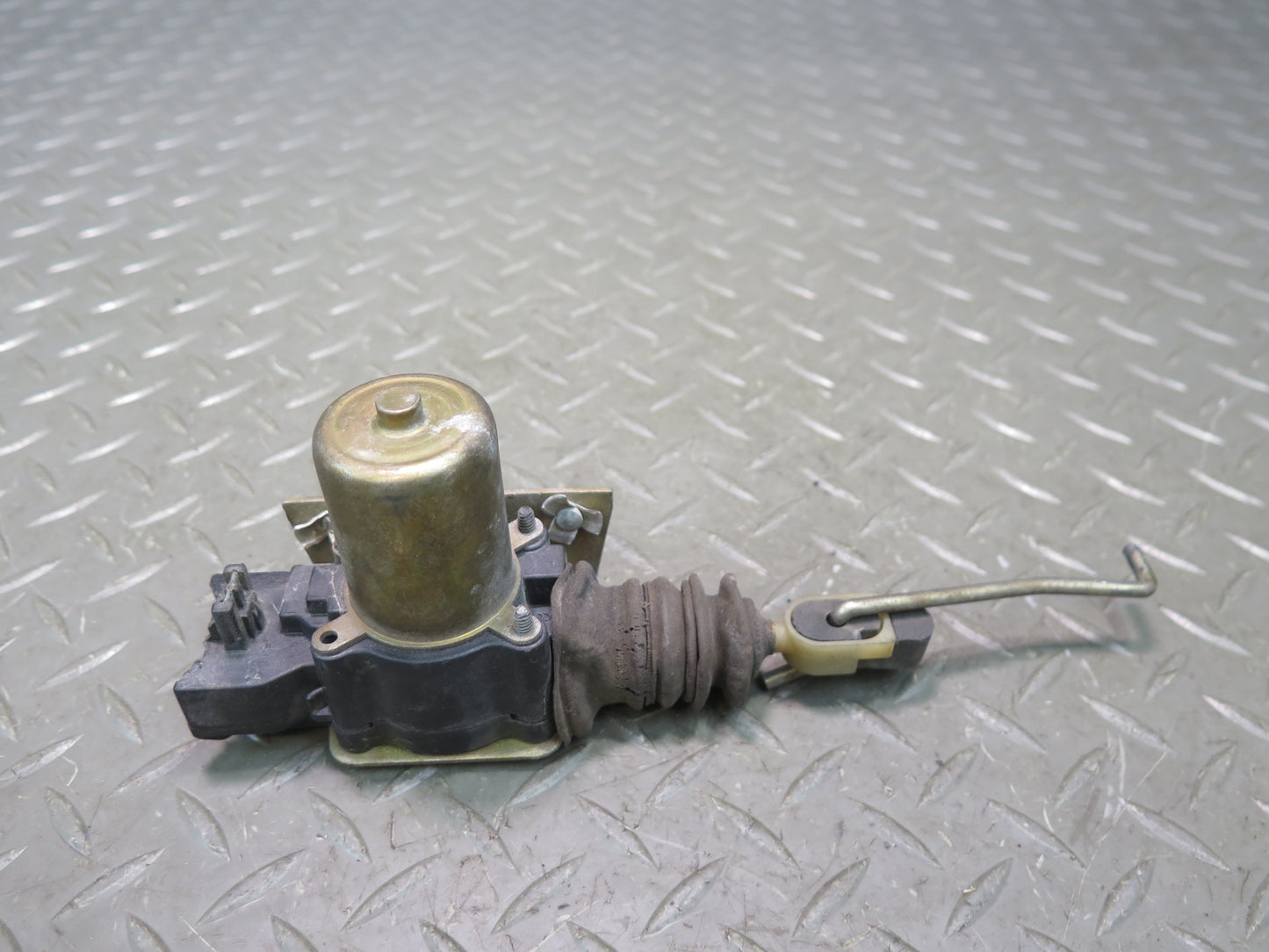 84-93 Chevrolet Corvette C4 Left Driver Door Central Lock Actuator Motor OEM