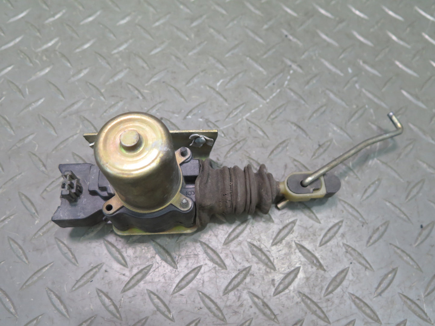 84-93 Chevrolet Corvette C4 Left Driver Door Central Lock Actuator Motor OEM