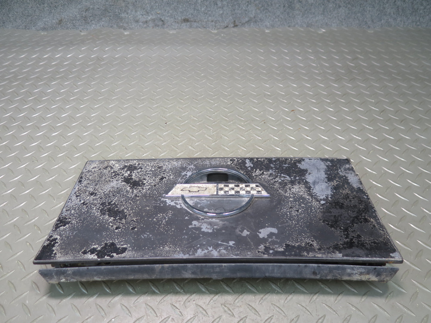 84-96 Chevrolet Corvette C4 Coupe Fuel Gas Door Lid w Emblem Black OEM