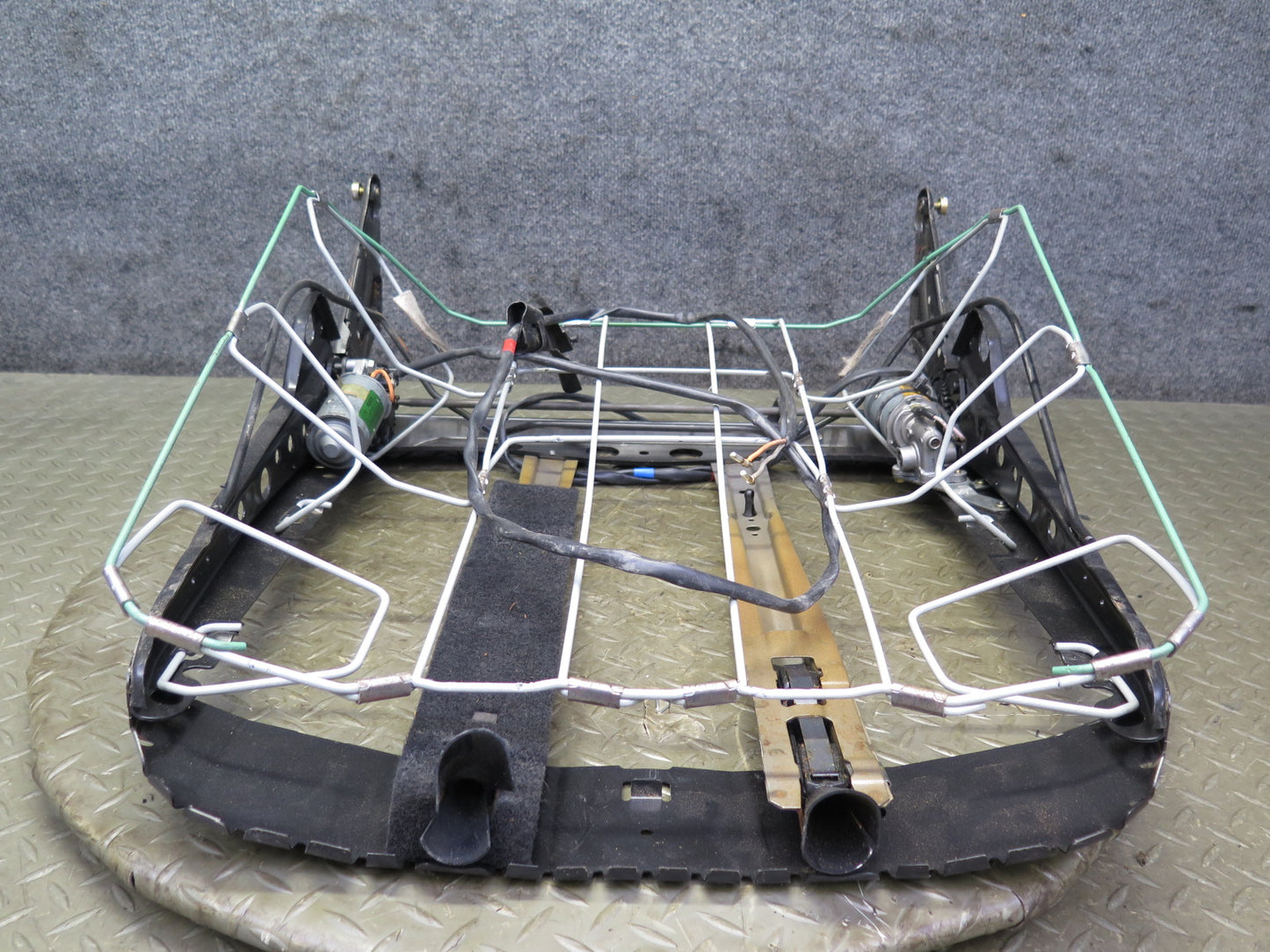 90-95 Mercedes W124 300D Front Right Seat Upper Spring Frame w Motor OEM