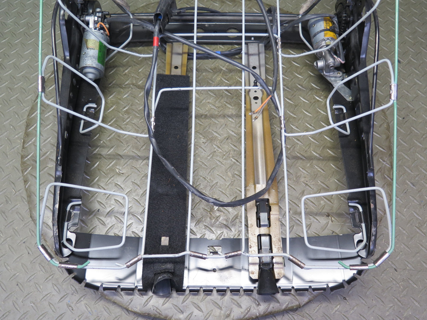 90-95 Mercedes W124 300D Front Right Seat Upper Spring Frame w Motor OEM