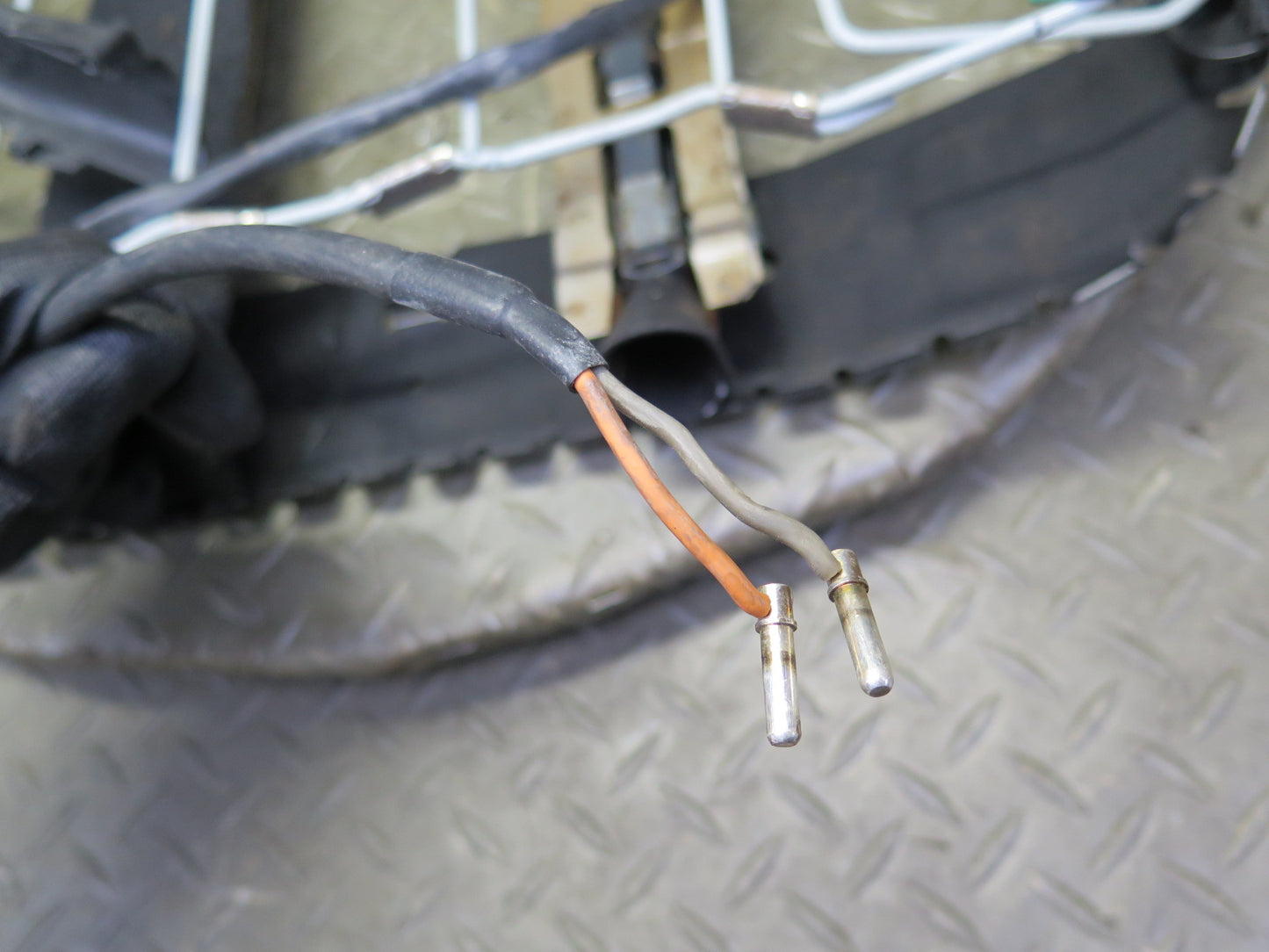 90-95 Mercedes W124 300D Front Right Seat Upper Spring Frame w Motor OEM