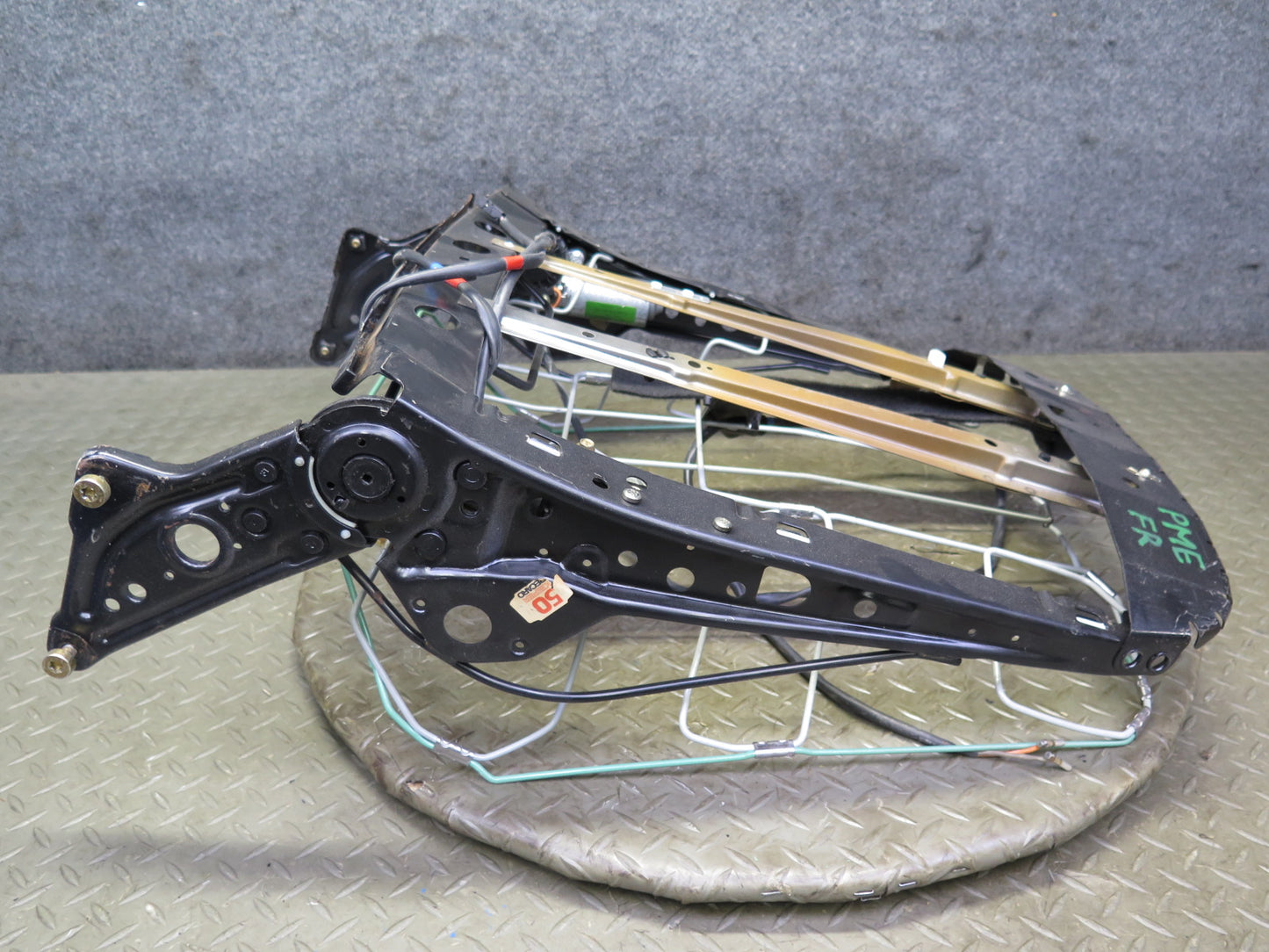 90-95 Mercedes W124 300D Front Right Seat Upper Spring Frame w Motor OEM