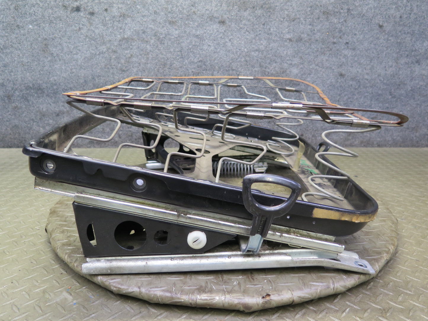 82-85 Mercedes W123 300D Sedan Front Right Passanger Seat Frame Track Rail OEM