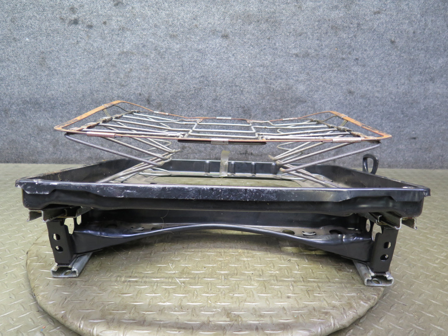 82-85 Mercedes W123 300D Sedan Front Right Passanger Seat Frame Track Rail OEM