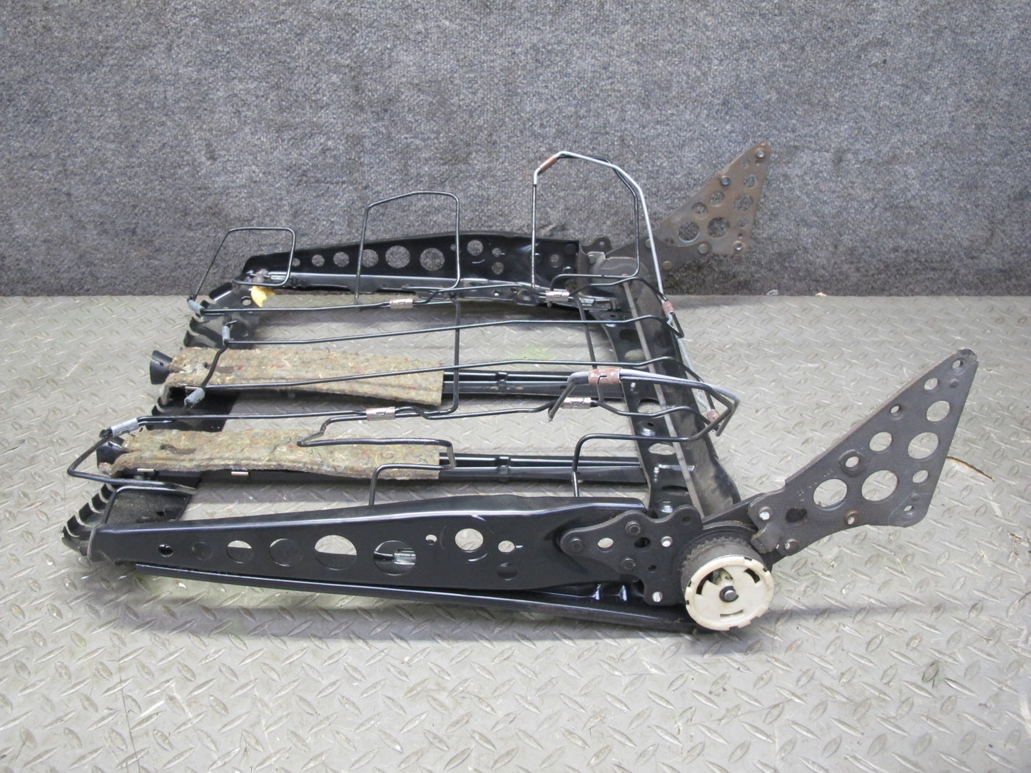 82-85 Mercedes W123 Front Right Passenger Side Upper Seat Frame OEM
