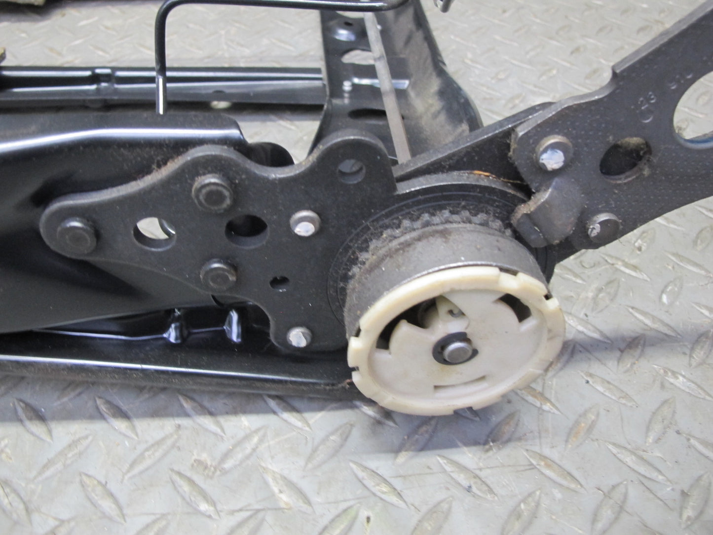 82-85 Mercedes W123 Front Right Passenger Side Upper Seat Frame OEM
