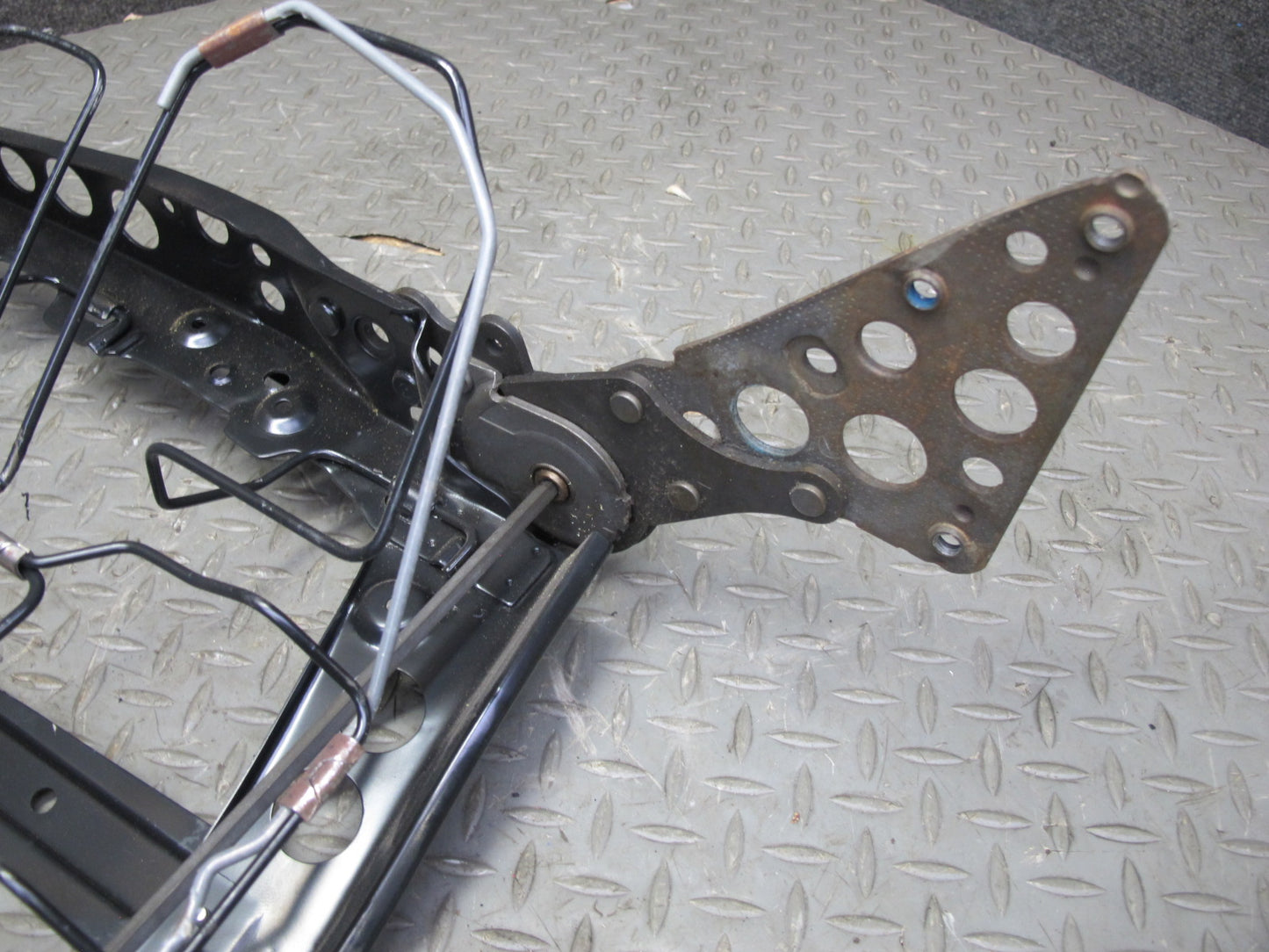 82-85 Mercedes W123 Front Right Passenger Side Upper Seat Frame OEM