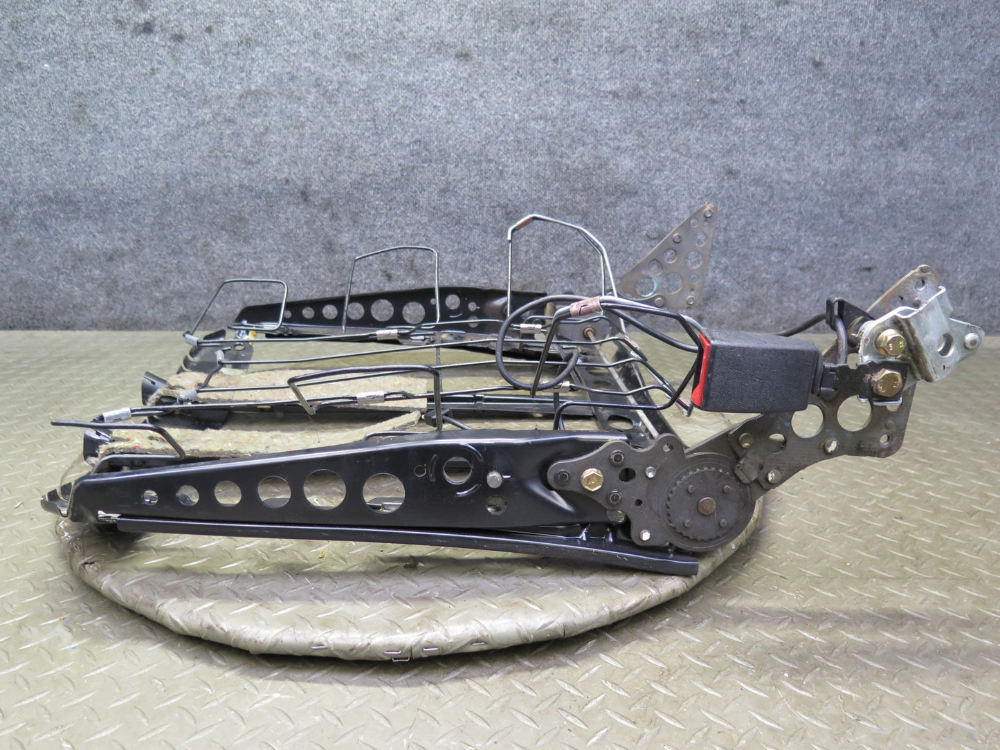 82-85 Mercedes W123 Front Left Driver Side Upper Seat Frame OEM