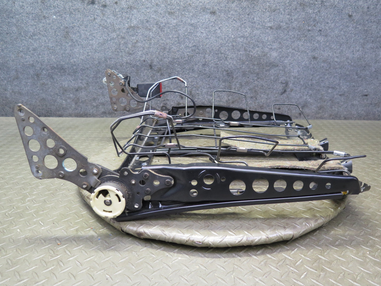 82-85 Mercedes W123 Front Left Driver Side Upper Seat Frame OEM