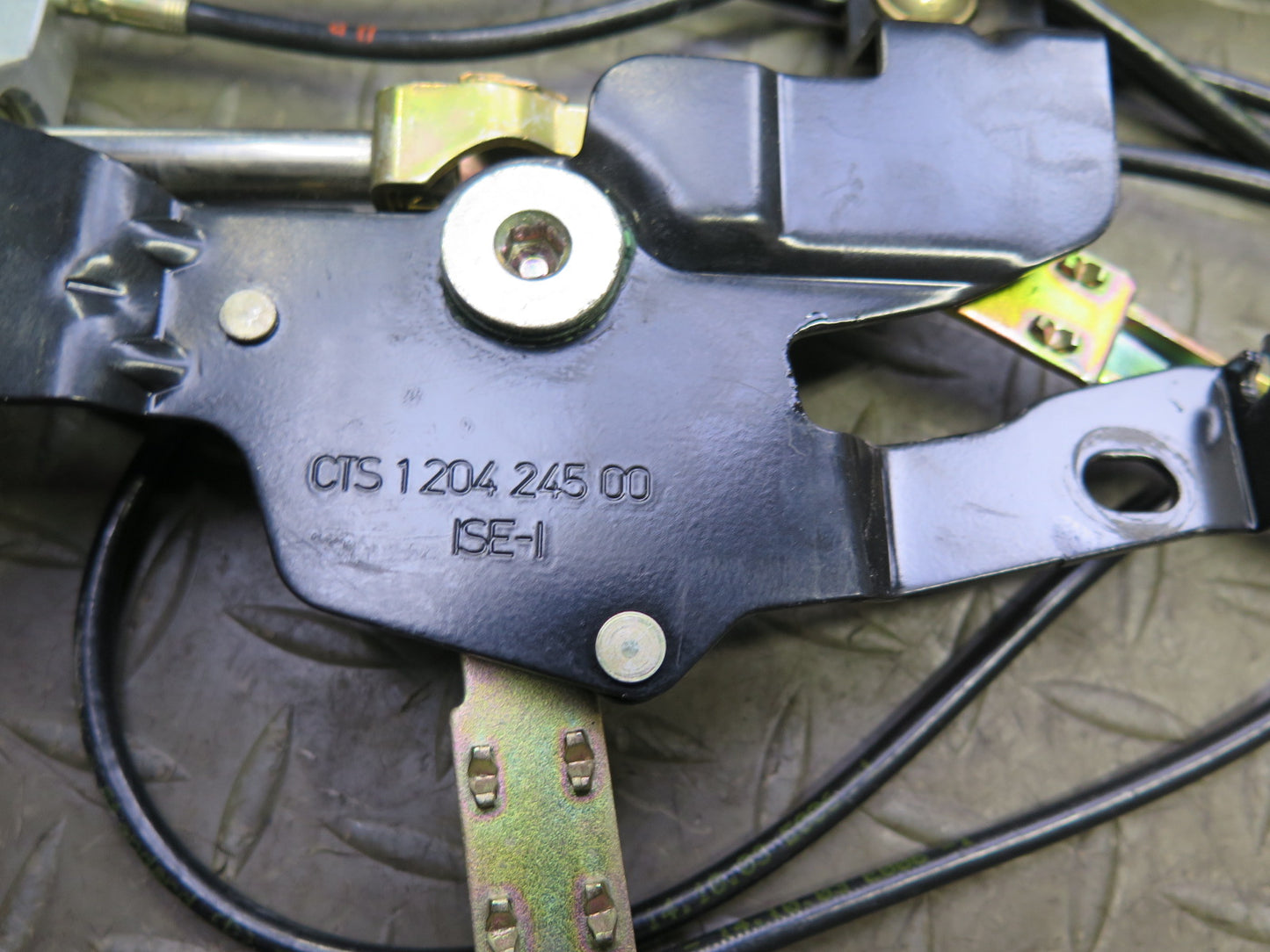 03-12 Mercedes R230 Sl-class Convertible TOP Roof Lock Latch w Lines OEM