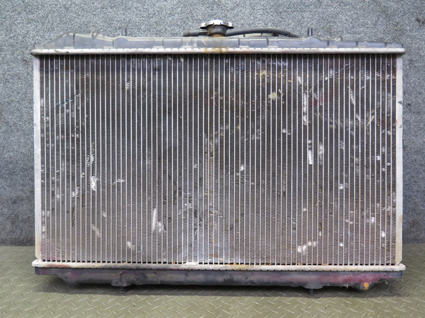 90-96 Nissan Z32 300ZX NON Turbo A/T Engine Cooling Radiator w Shroud OEM