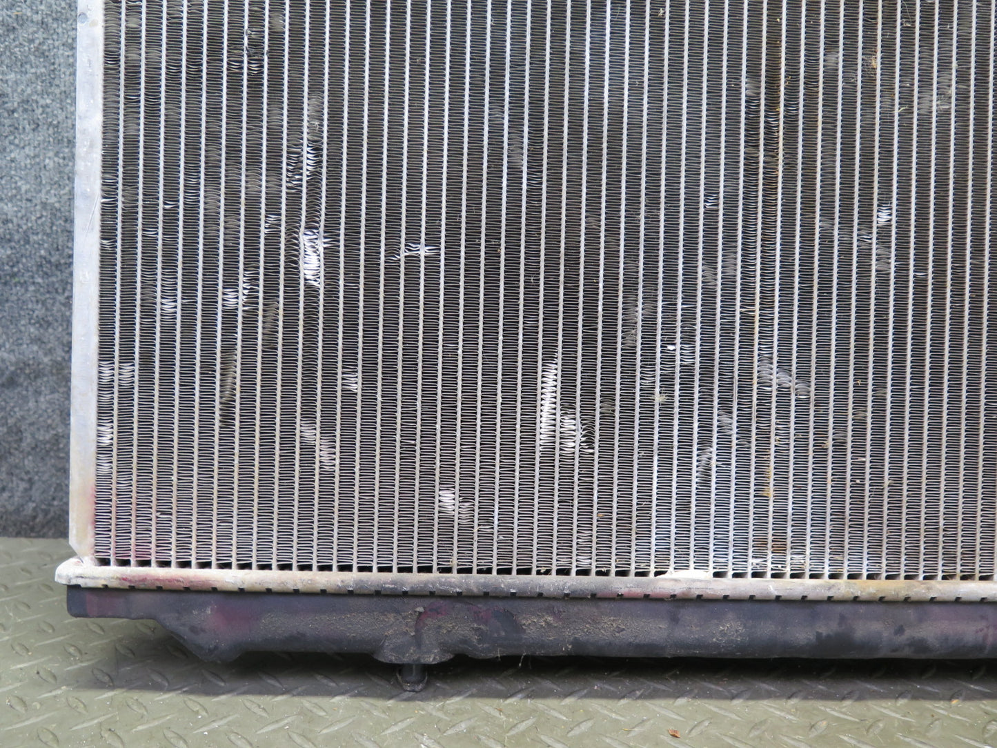 90-96 Nissan Z32 300ZX NON Turbo A/T Engine Cooling Radiator w Shroud OEM