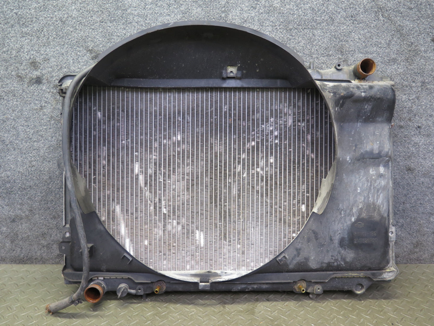 90-96 Nissan Z32 300ZX NON Turbo A/T Engine Cooling Radiator w Shroud OEM