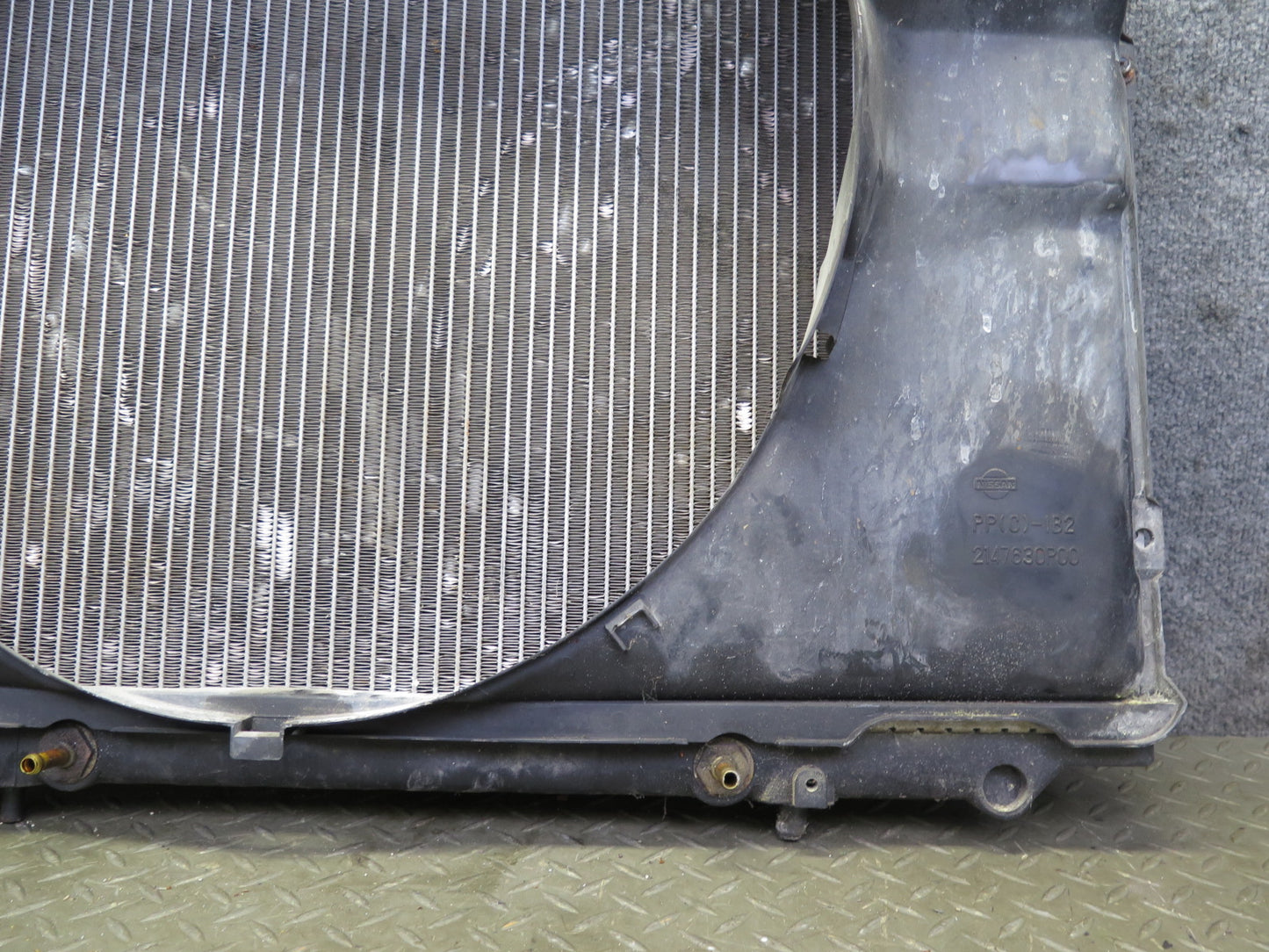 90-96 Nissan Z32 300ZX NON Turbo A/T Engine Cooling Radiator w Shroud OEM