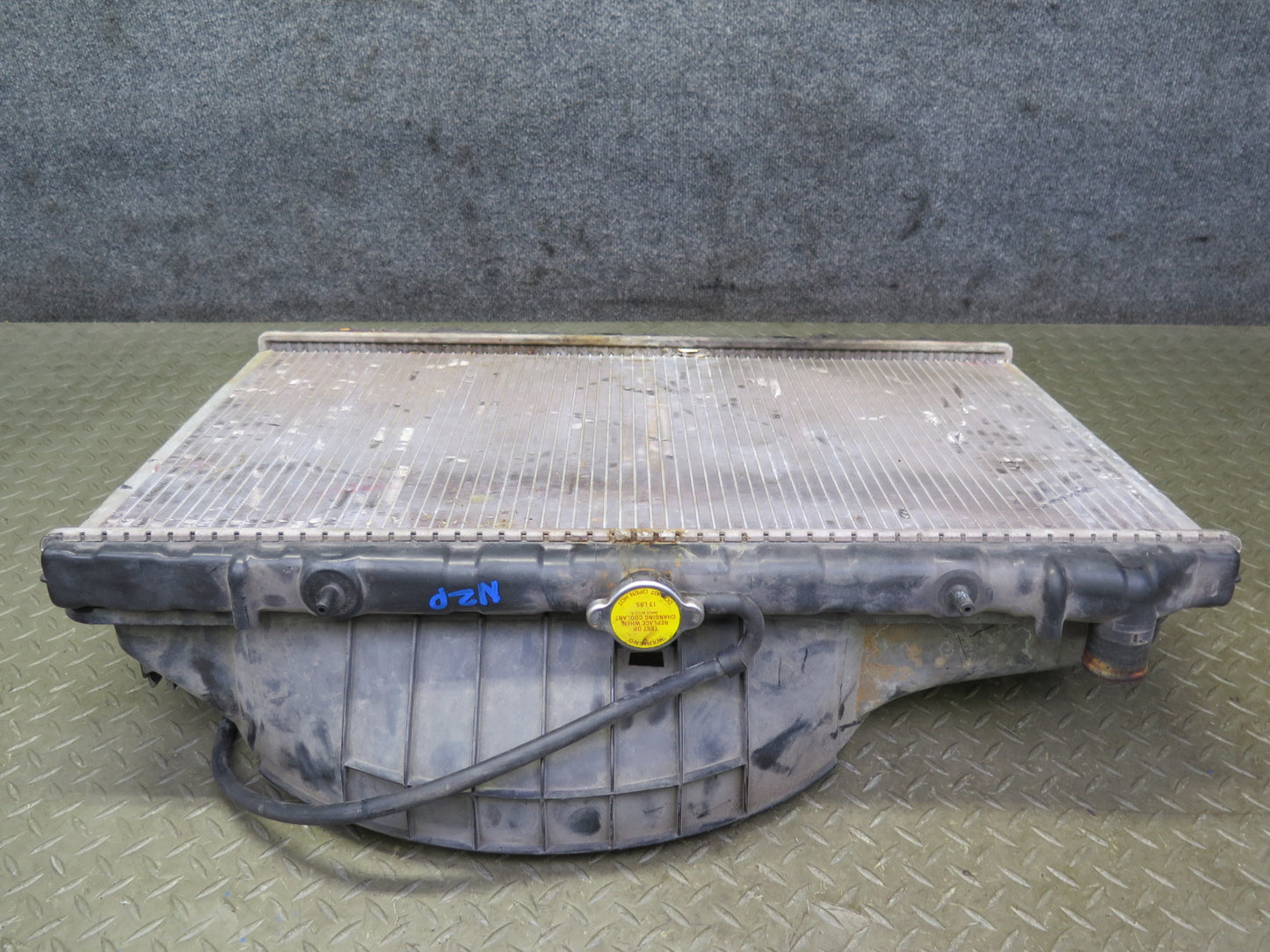 90-96 Nissan Z32 300ZX NON Turbo A/T Engine Cooling Radiator w Shroud OEM