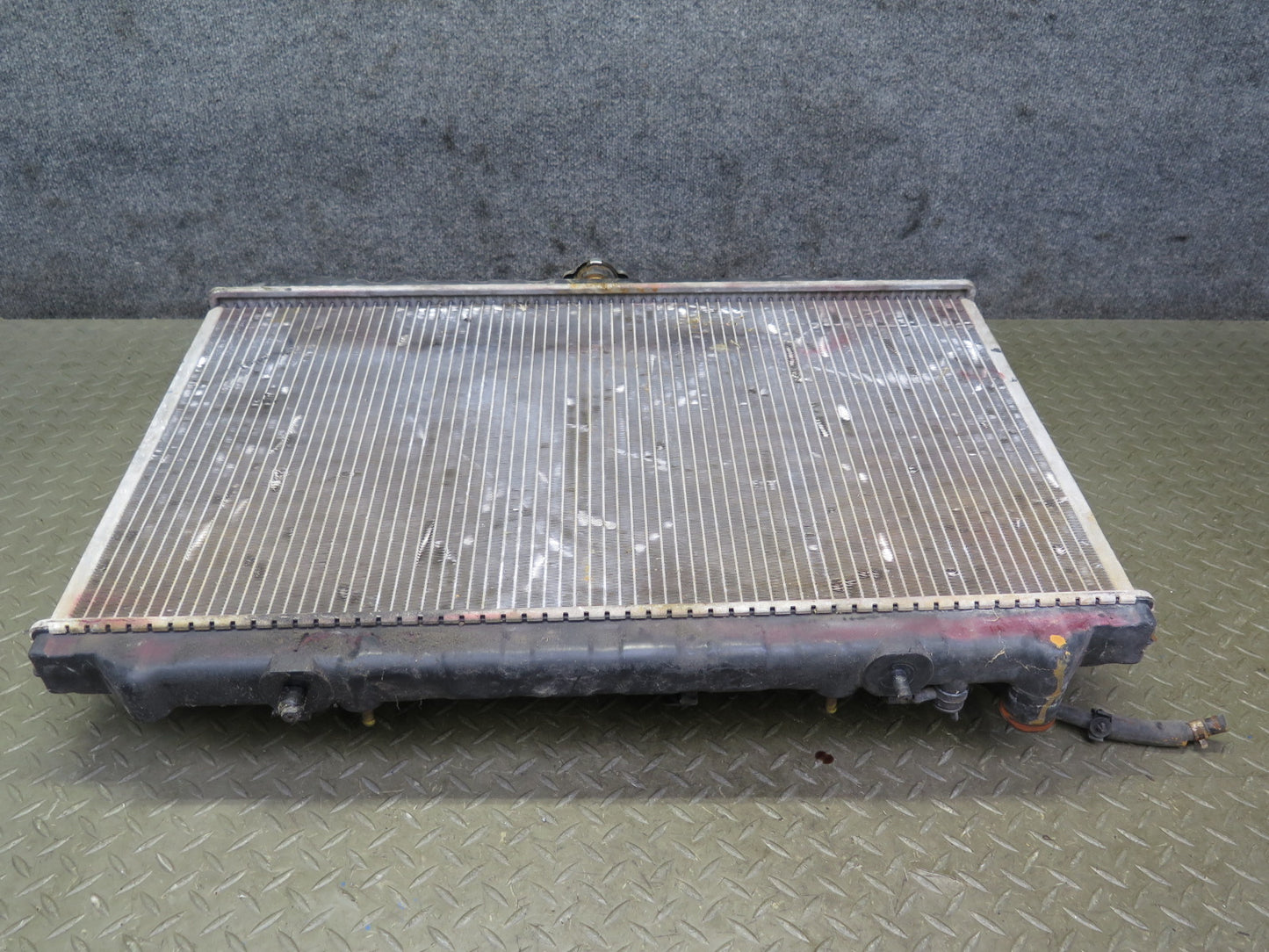 90-96 Nissan Z32 300ZX NON Turbo A/T Engine Cooling Radiator w Shroud OEM
