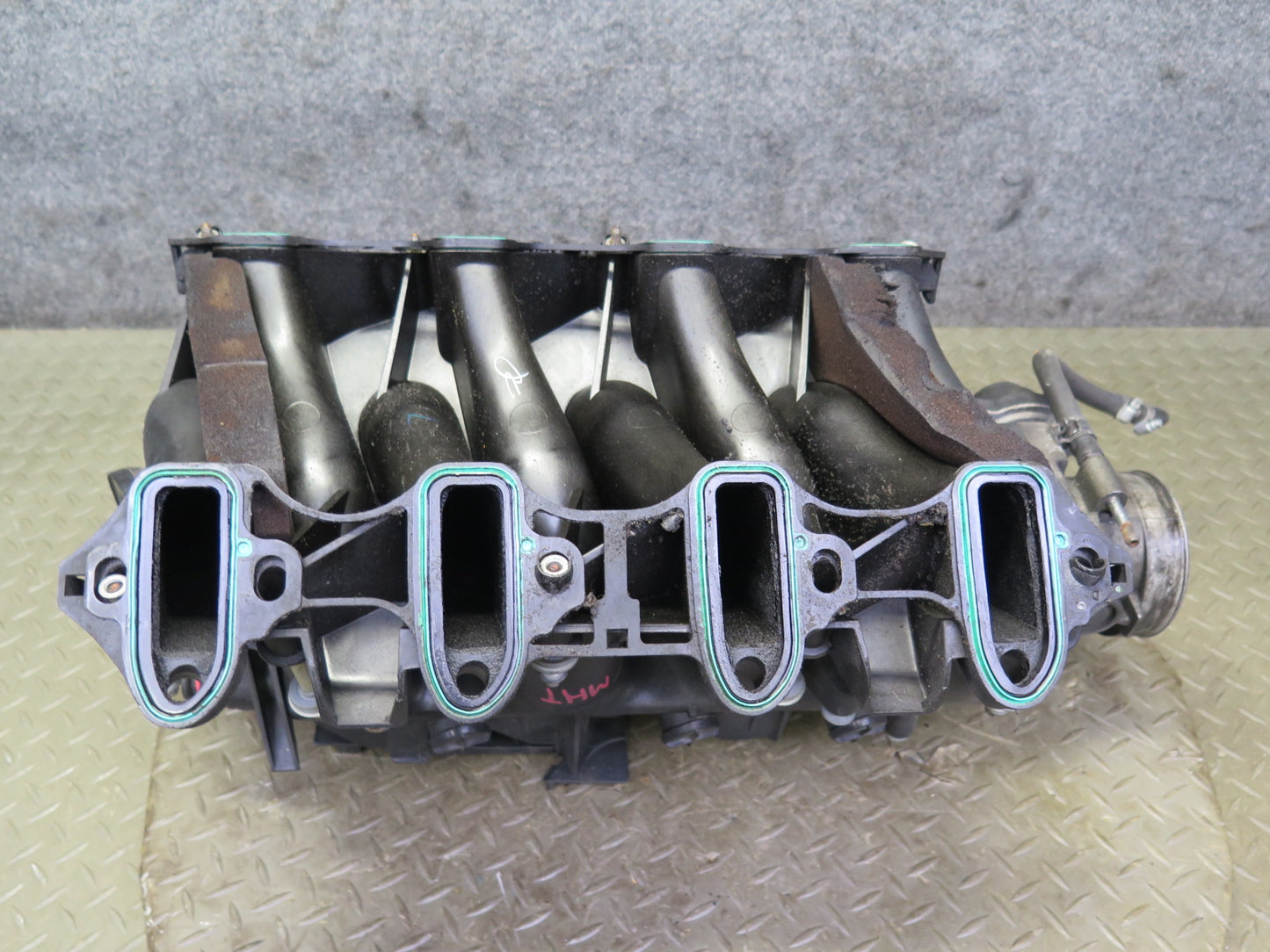 2004-2007 Hummer H2 6.0L V8 Engine Motor Air Intake Manifold W/ Throttle Body