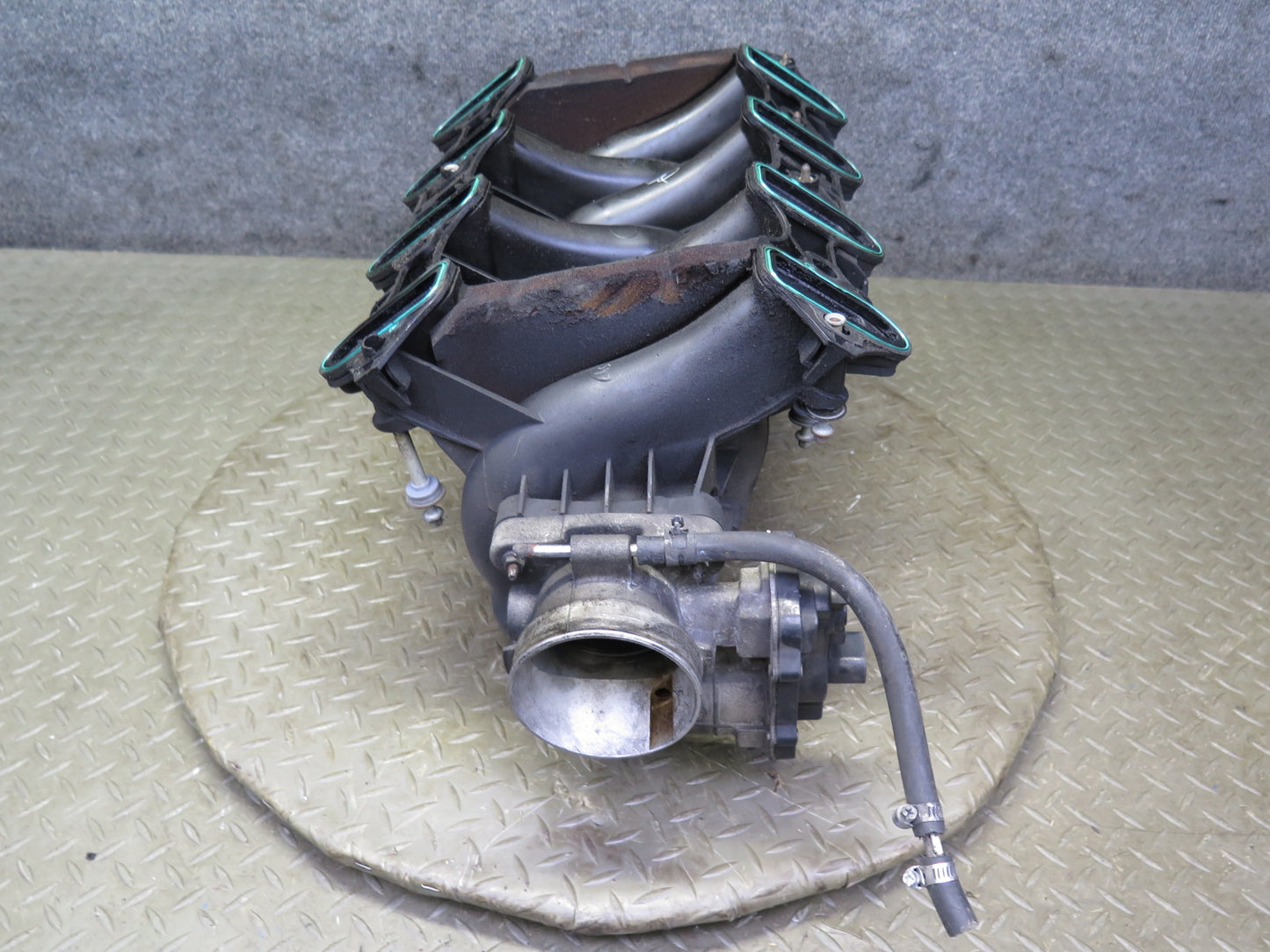 2004-2007 Hummer H2 6.0L V8 Engine Motor Air Intake Manifold W/ Throttle Body