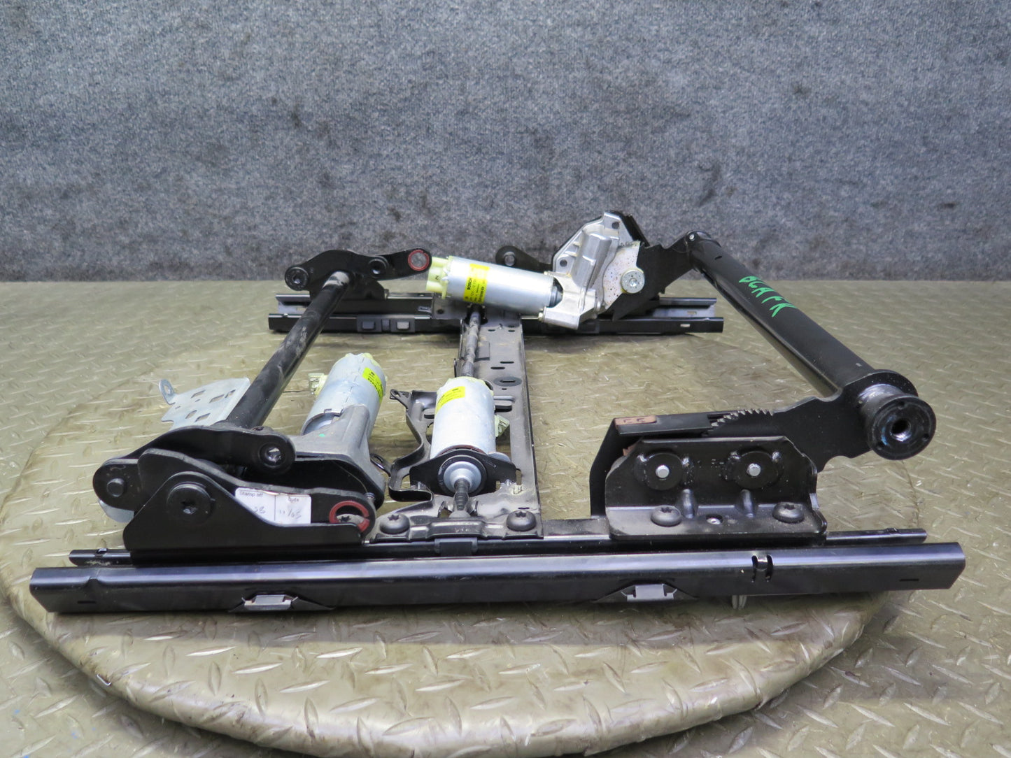 06-12 Bentley Continental Flying Spur Front Right Seat Lower Frame Track Motors