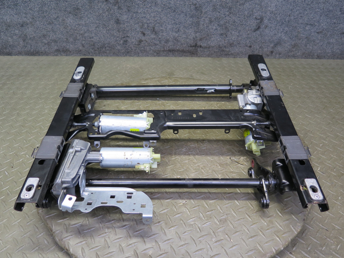 06-12 Bentley Continental Flying Spur Front Right Seat Lower Frame Track Motors