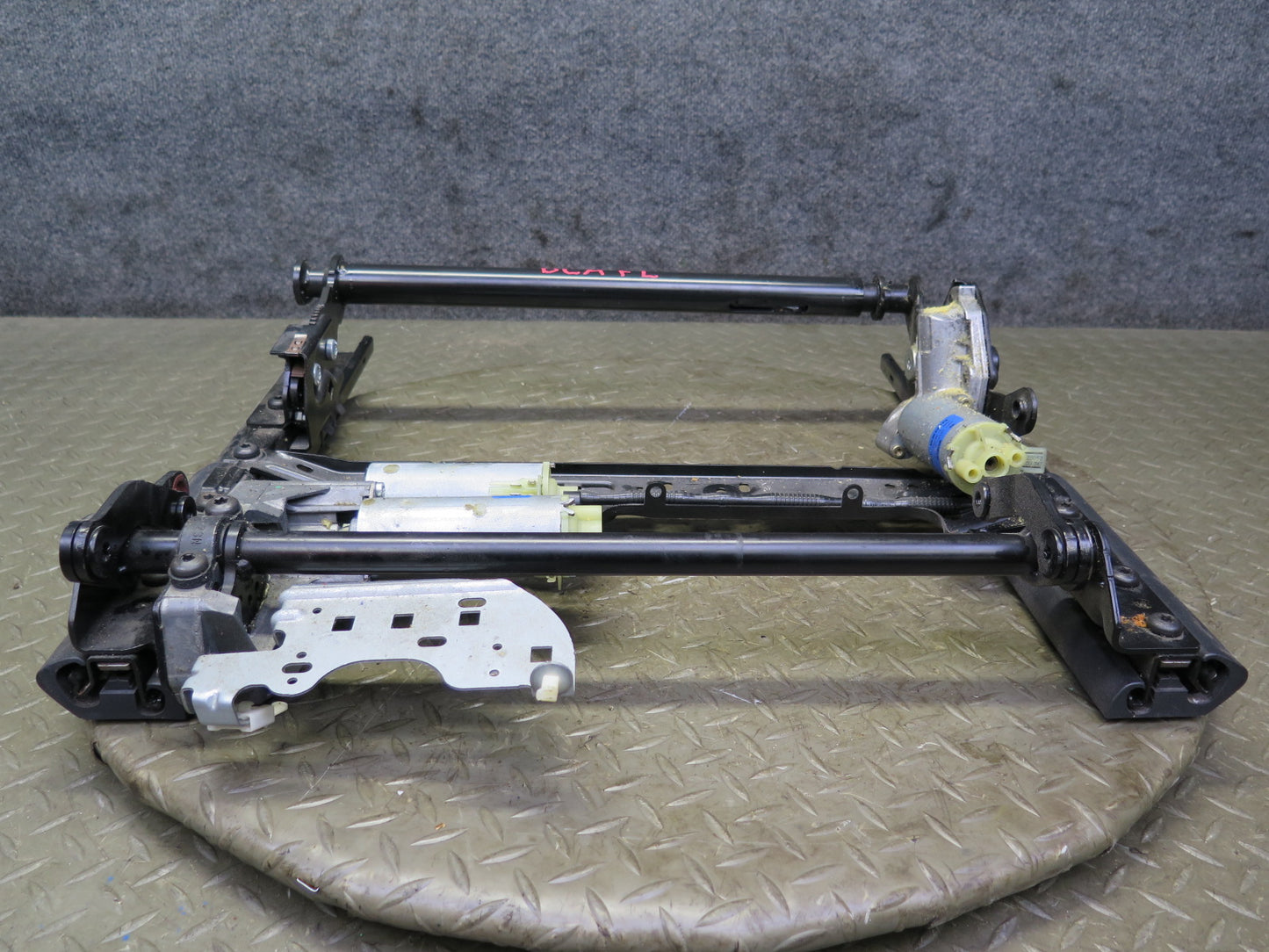 06-12 Bentley Continental Flying Spur Front Left Seat Lower Frame Track w Motors