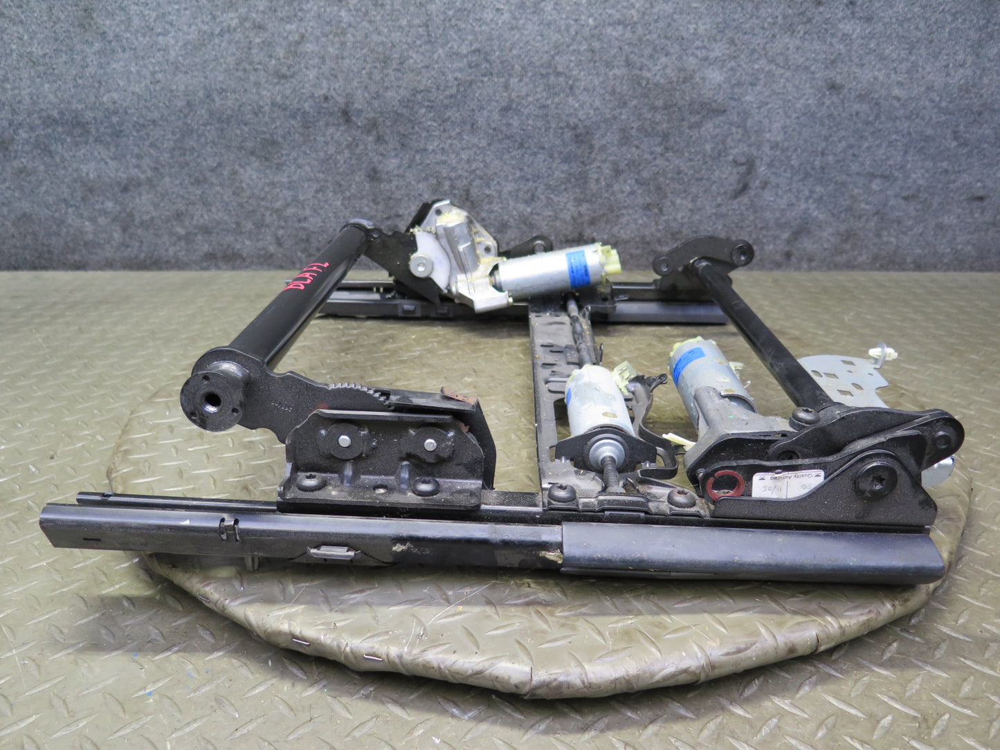 06-12 Bentley Continental Flying Spur Front Left Seat Lower Frame Track w Motors