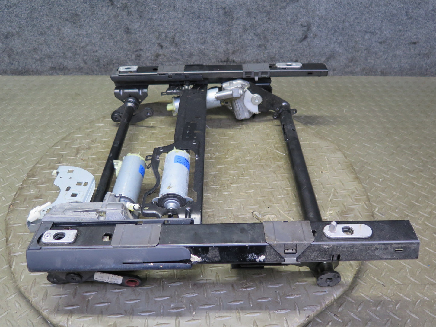 06-12 Bentley Continental Flying Spur Front Left Seat Lower Frame Track w Motors