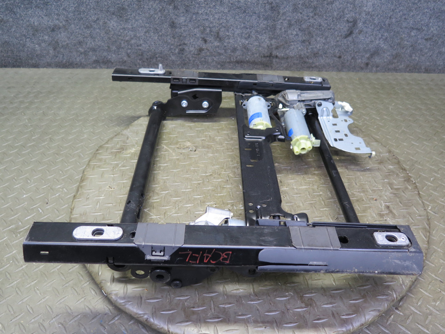 06-12 Bentley Continental Flying Spur Front Left Seat Lower Frame Track w Motors