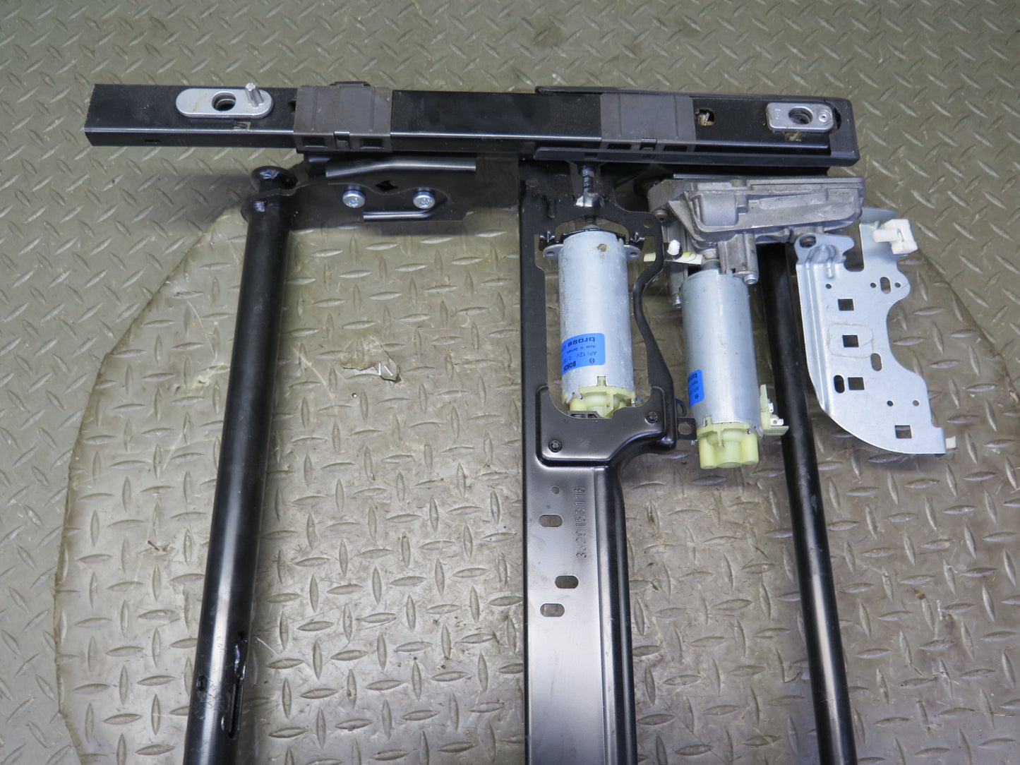06-12 Bentley Continental Flying Spur Front Left Seat Lower Frame Track w Motors