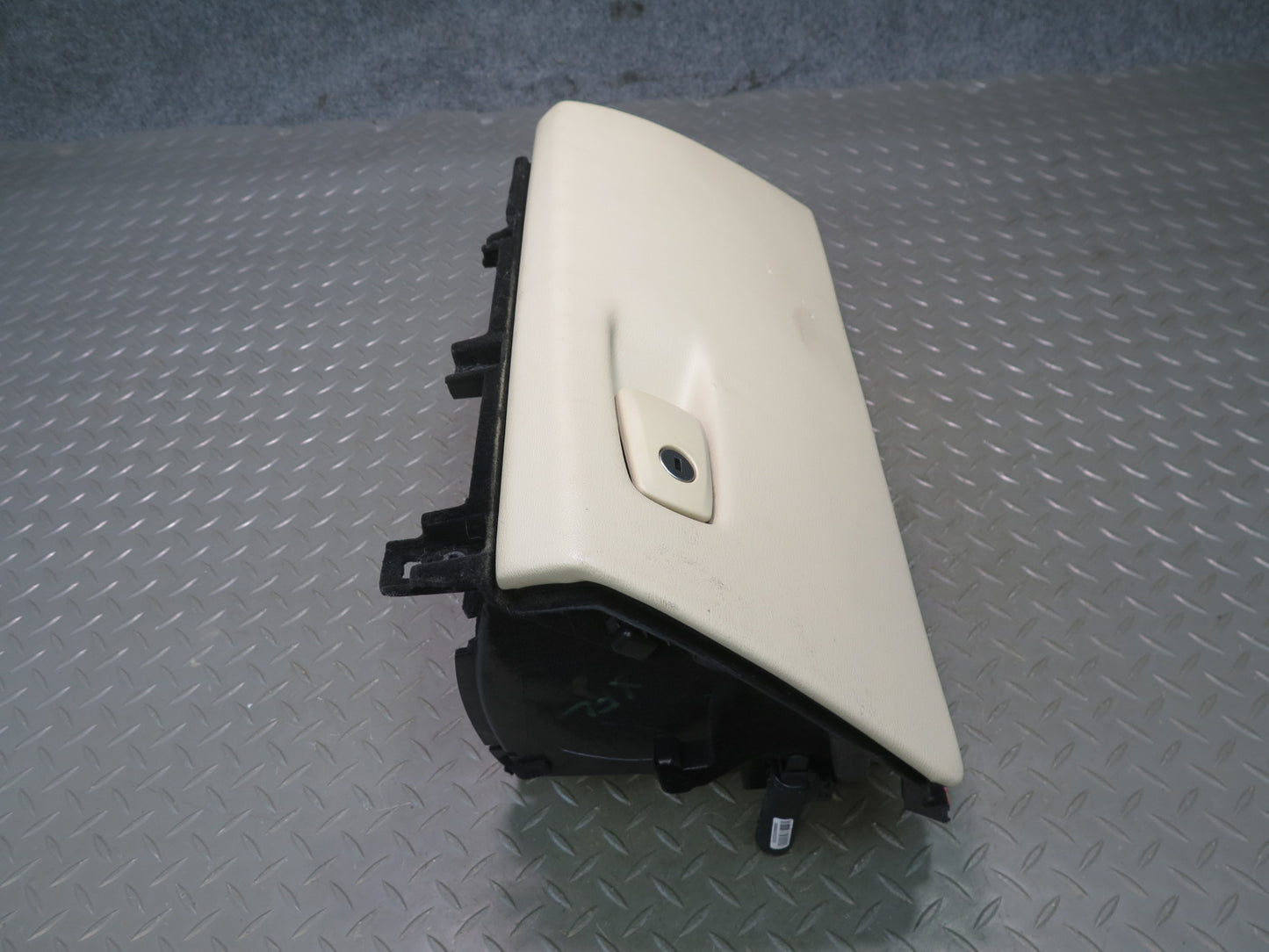 2014-2018 BMW F15 X5 Dash Glove Box Compartment Storage