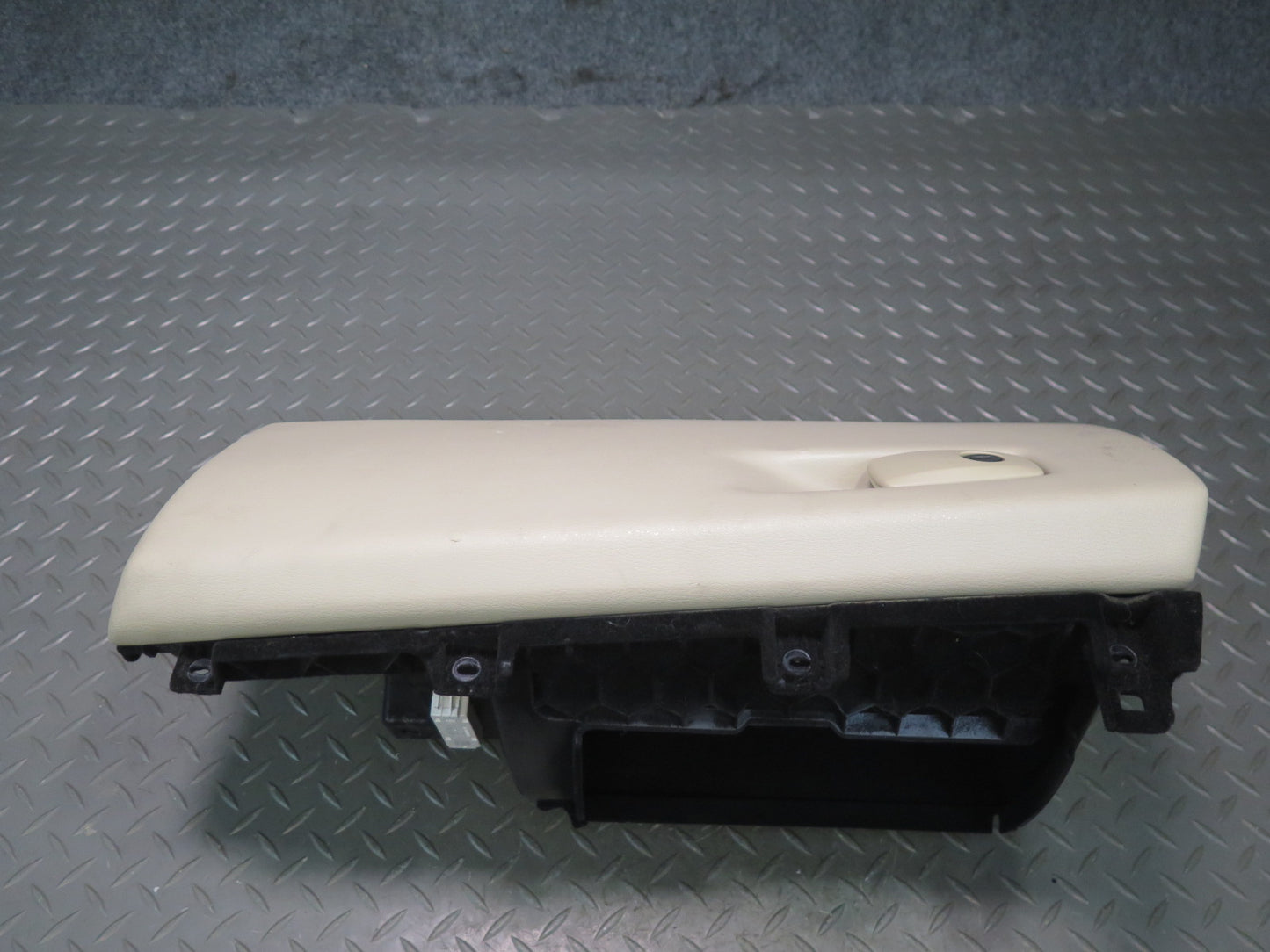 2014-2018 BMW F15 X5 Dash Glove Box Compartment Storage