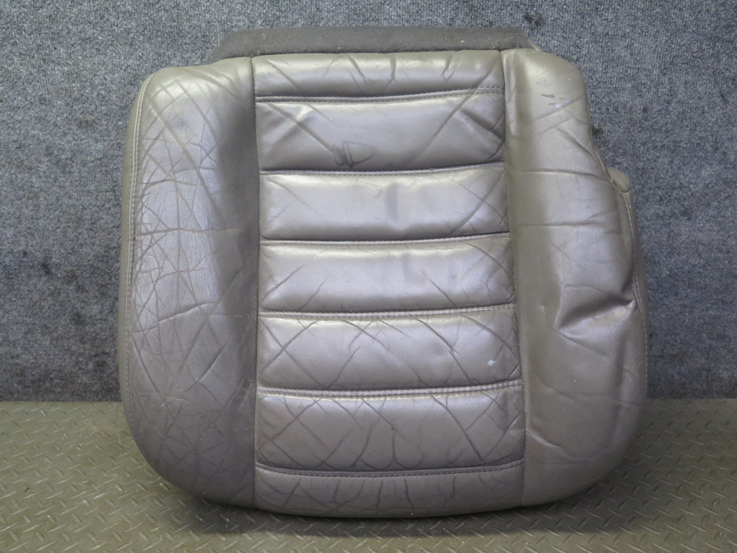 2003-2007 Hummer H2 Front Right Pass Side Seat Lower Cushion Leather W/ Switch