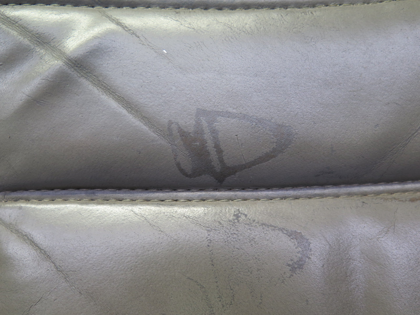 2003-2007 Hummer H2 Front Right Pass Side Seat Lower Cushion Leather W/ Switch